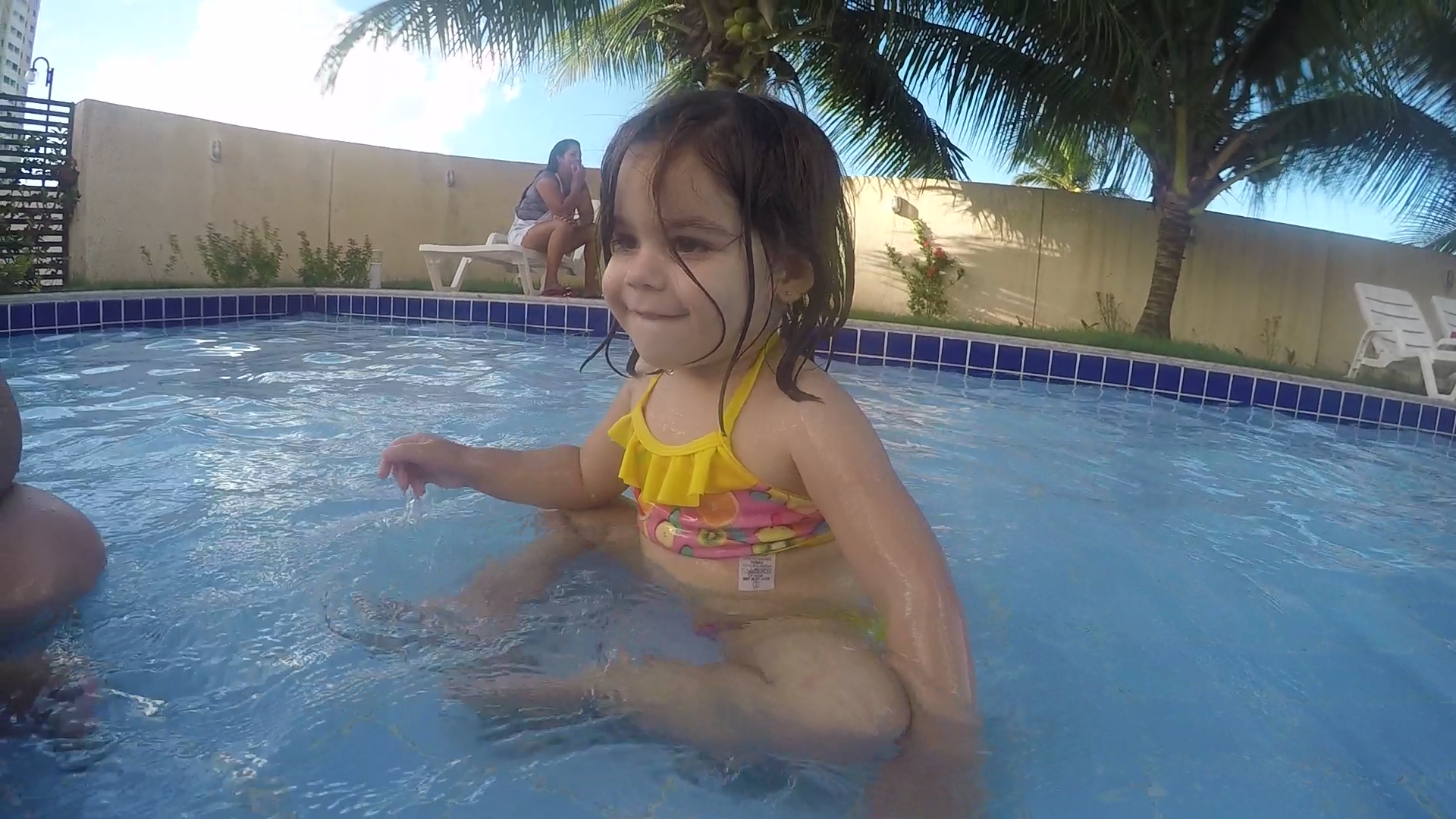 http://videos.introcdc.com/Canal/Vlogs/Luciano/Piscina uooou/GOPR4635.00_07_46_30.Quadro014.png